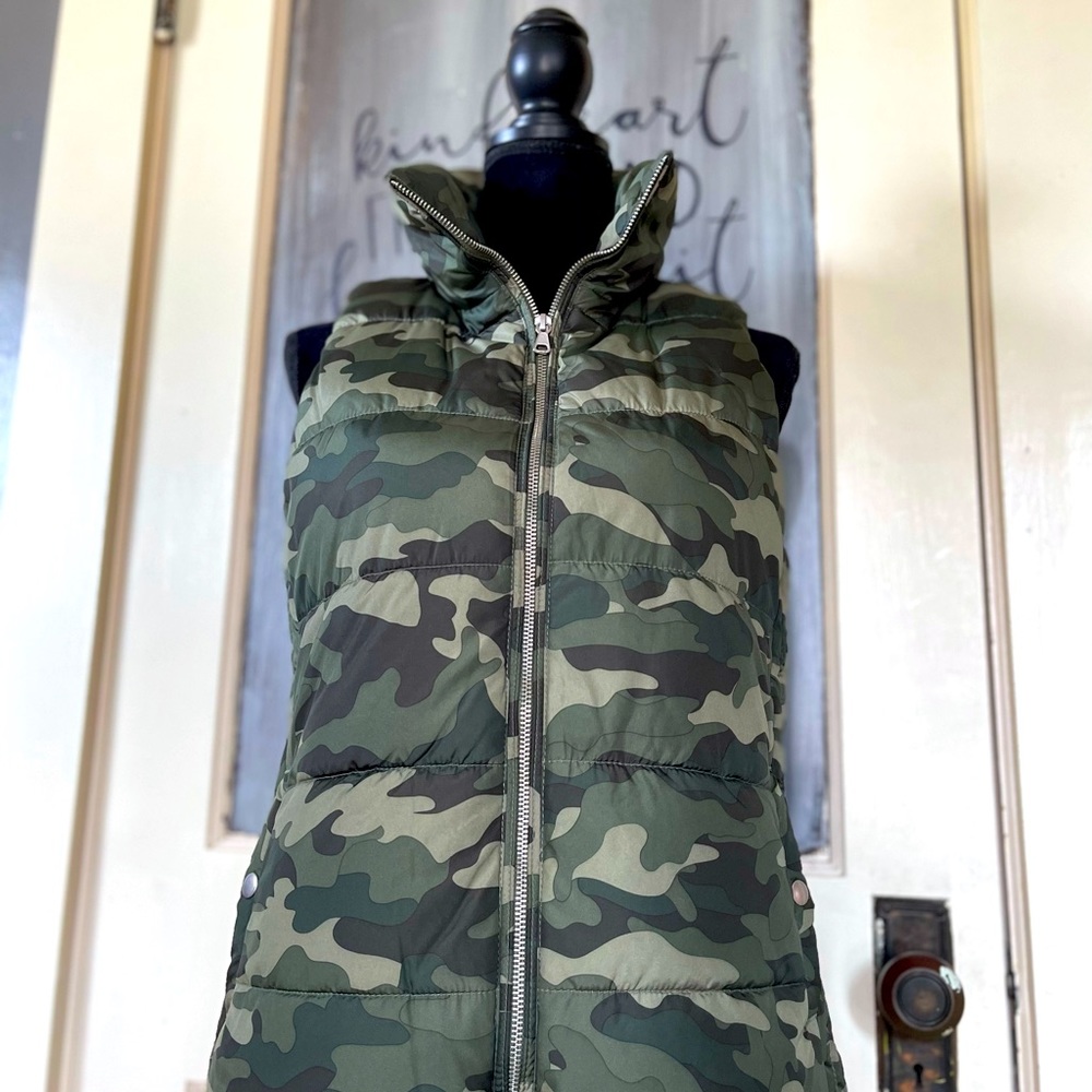 Old Navy Vest~Green Camouflage